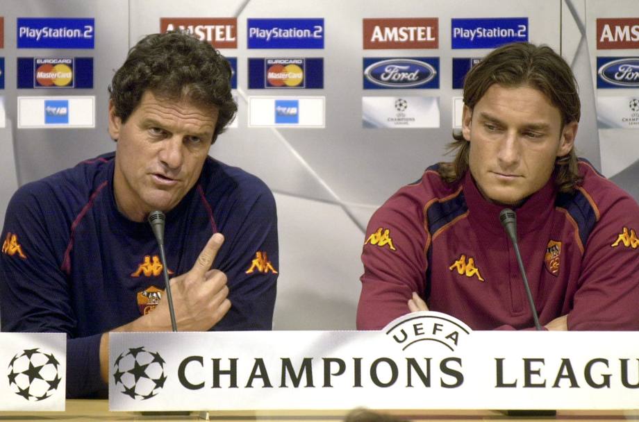 Con Fabio Capello durante una conferenza stampa a Madrid nel 2002 (Ap)